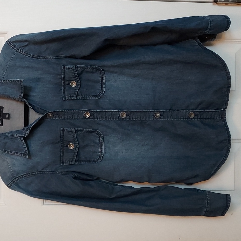 Banana Republic  Womens denim  Button Up Shirt Size Medium